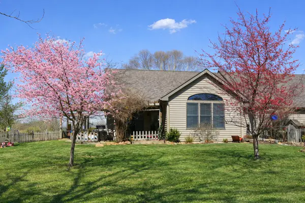 29194 Deer Valley DR #A, Deer Grove, IL 61243