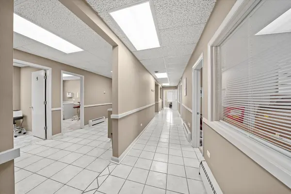 6067 N Northwest HWY, Chicago, IL 60631