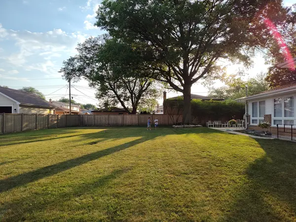 9216 Ozark AVE, Morton Grove, IL 60053