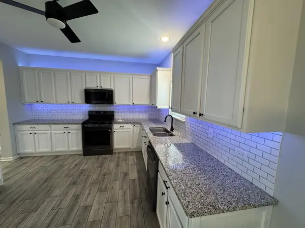 801 Parkside LN, Yorkville, IL 60560