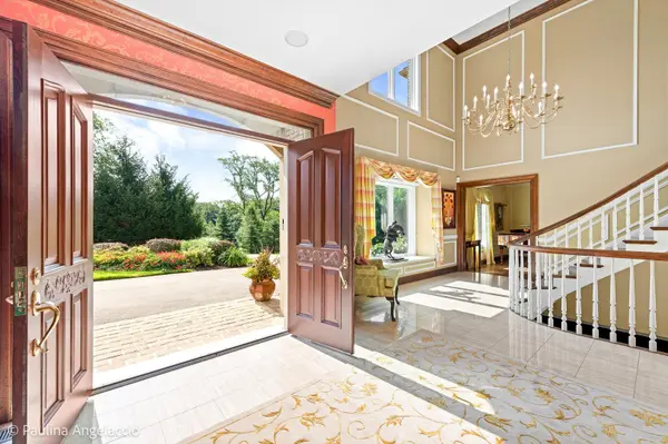 3 Far Hills RD, Barrington Hills, IL 60010