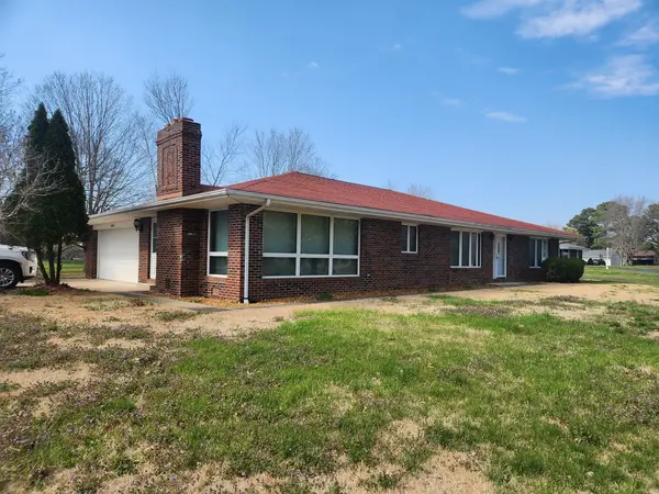 3769 Oxbow RD, Pinckneyville, IL 62274