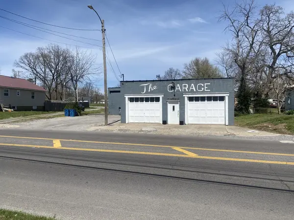 1205 E Main ST, Benton, IL 62812