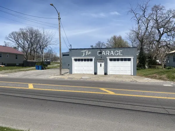 1205 E Main ST, Benton, IL 62812