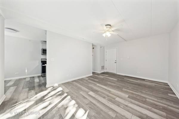515 N Cass AVE #2H, Westmont, IL 60559