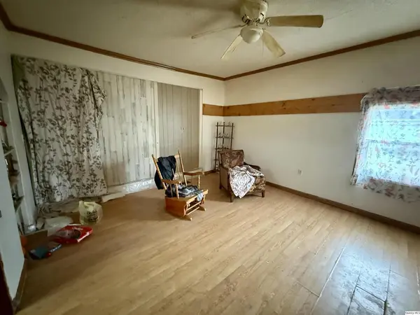 718 - 718 1/2 Buchanan, Carthage, IL 62321