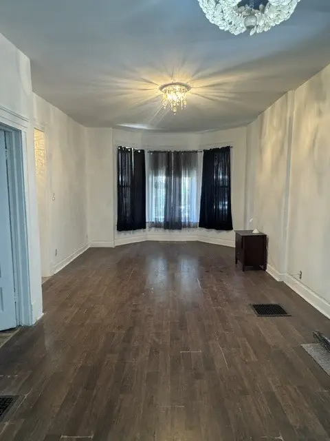 4445 W Maypole AVE, Chicago, IL 60624