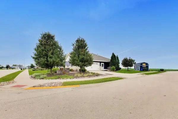 735 Peacock PL, Manteno, IL 60950