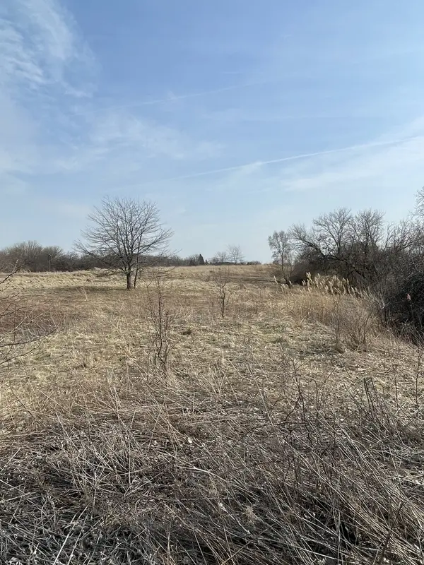 1055 E Grand AVE, Lindenhurst, IL 60046