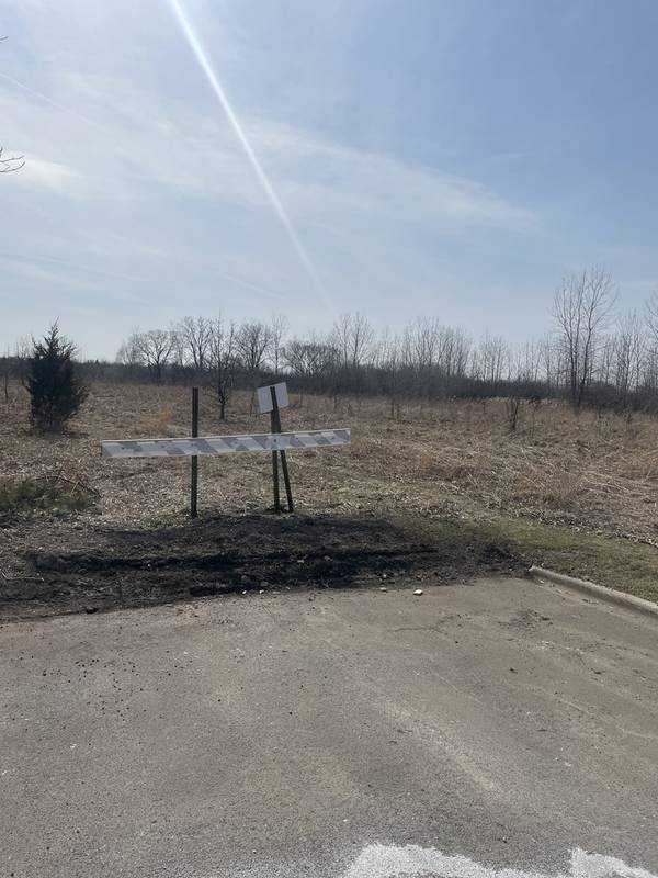 1055 E Grand AVE, Lindenhurst, IL 60046