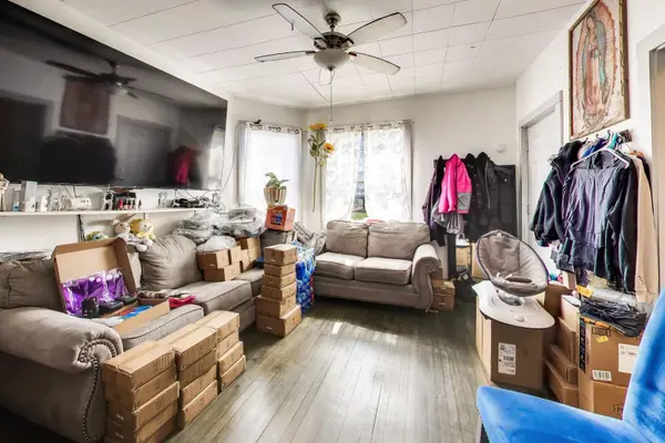 4862 W Cortland ST, Chicago, IL 60639