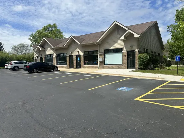 34498 N Old Walnut CIR, Gurnee, IL 60031