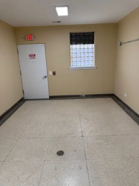 6227 Cermak RD #300, Berwyn, IL 60402