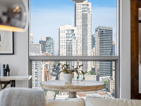 303 W OHIO ST #2202, Chicago, IL 60654