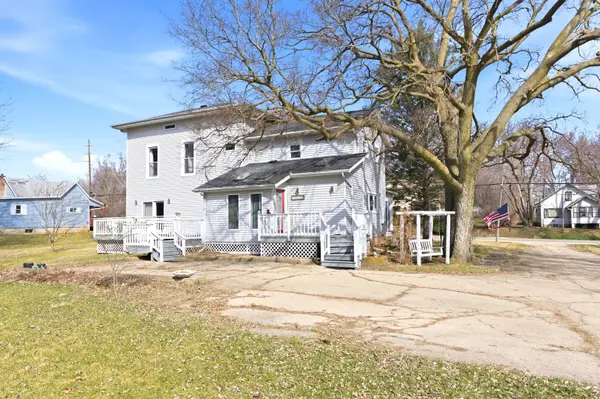 1431 Il Route 75, Freeport, IL 61032