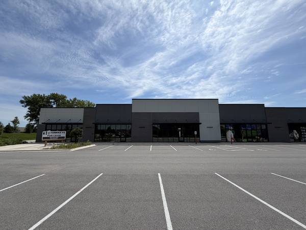 2588 Middle RD, Bettendorf, IA 52722
