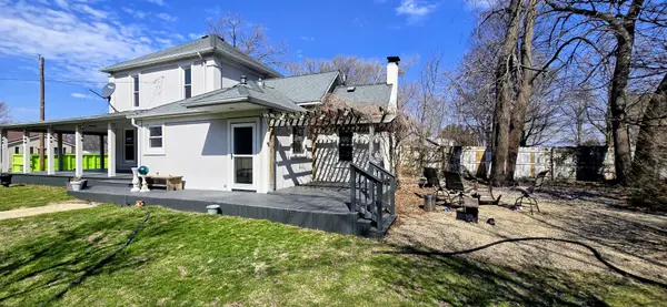110 Duell ST, Milmine, IL 61855