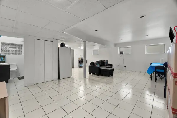 7431 N Hoyne AVE #G, Chicago, IL 60645