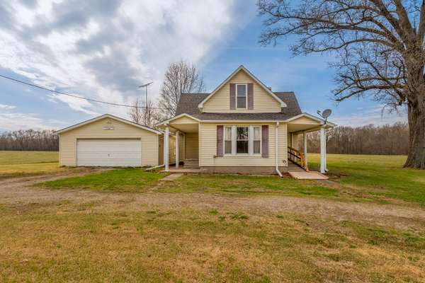 15016 Harmony Church RD, West Frankfort, IL 62896