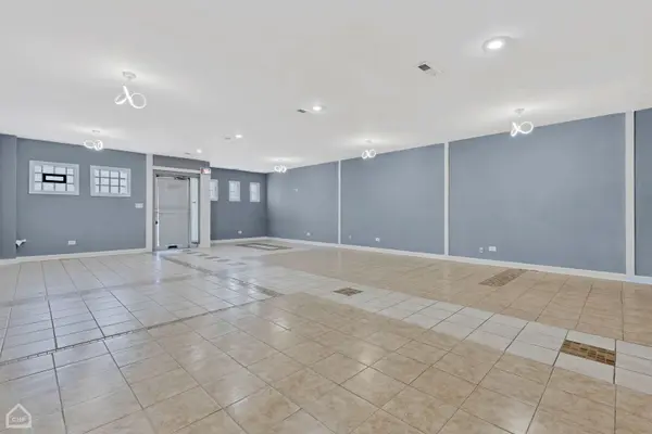 8036 S WESTERN AVE, Chicago, IL 60620