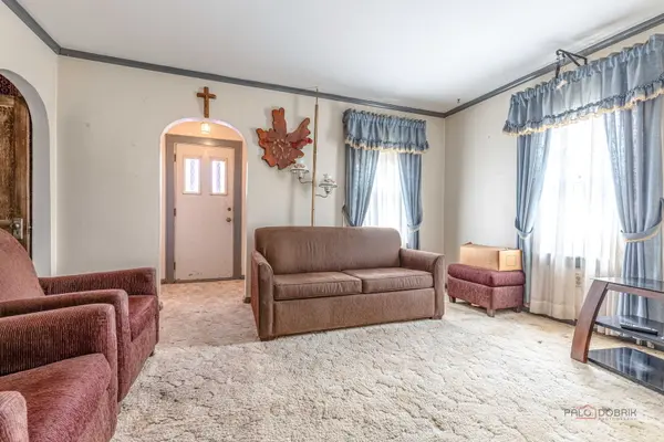 580 N Quentin RD, Palatine, IL 60067