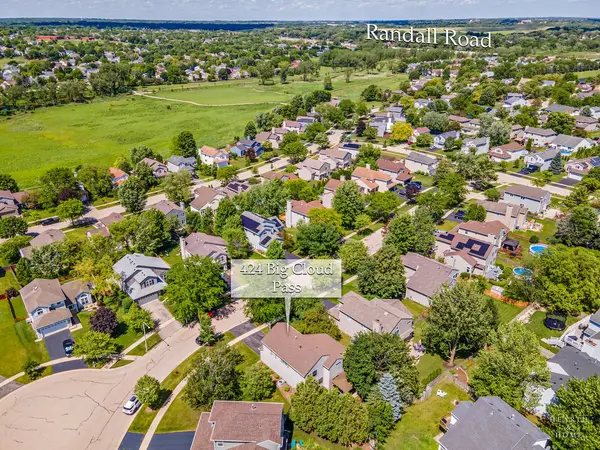 424 Big Cloud PASS, Lake In The Hills, IL 60156