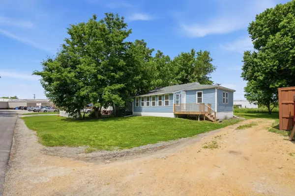 635 8th AVE W, Milan, IL 61264