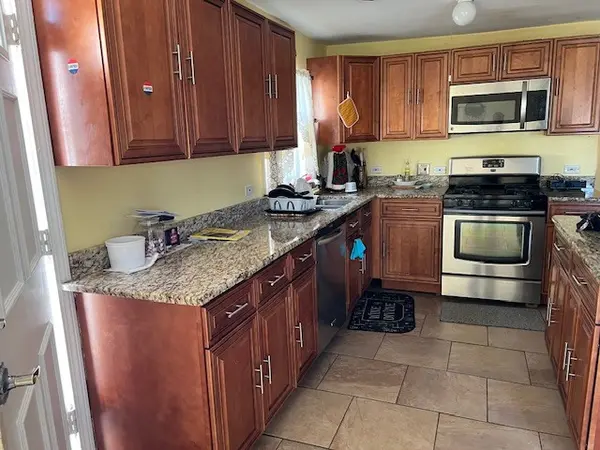 3121 N Wolf RD, Melrose Park, IL 60164