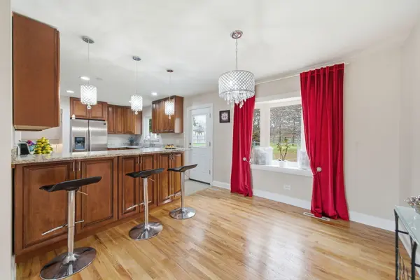 20W309 S Frontage RD, Lemont, IL 60439