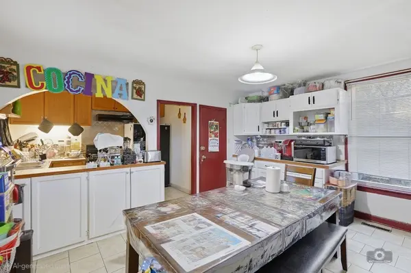 2144 Dewey AVE, Evanston, IL 60201