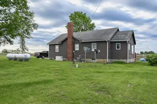 9021 E 2250 North RD, Danville, IL 61834