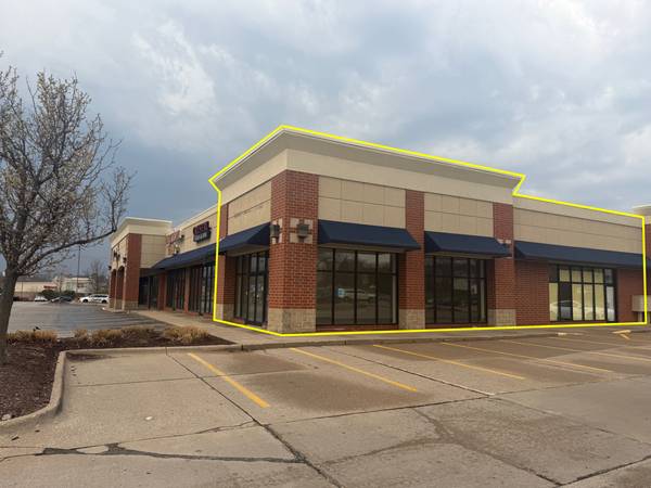 2884 Devils Glen RD, Bettendorf, IA 52722