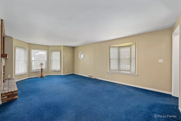 55 W Paddock ST, Crystal Lake, IL 60014
