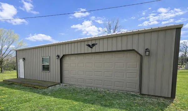 3580 Odin RD, Odin, IL 62870