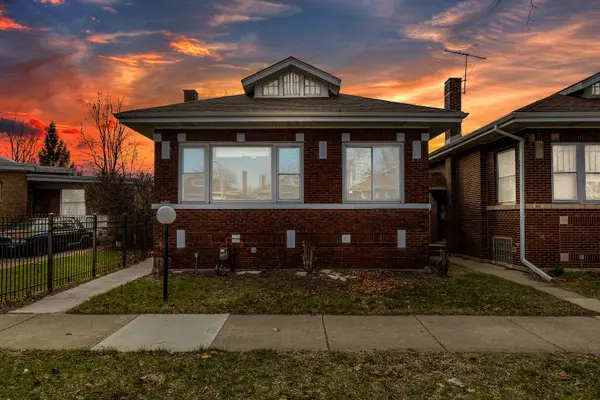 8406 S Oglesby AVE, Chicago, IL 60617