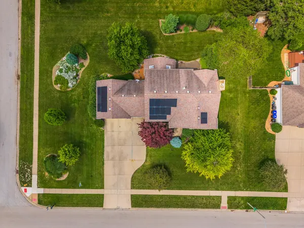 3102 Wisteria LN, Bloomington, IL 61704