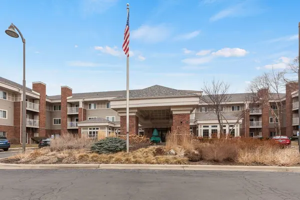 801 N Mclean BLVD #222, Elgin, IL 60123