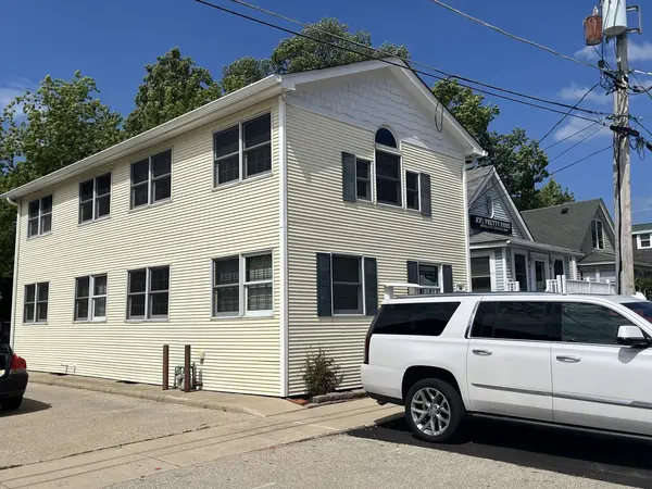 34 W Grand AVE #102, Fox Lake, IL 60020