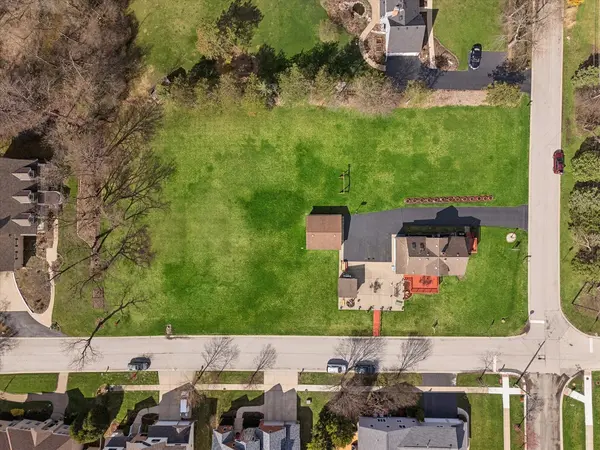 1113 W Wood ST, Palatine, IL 60067