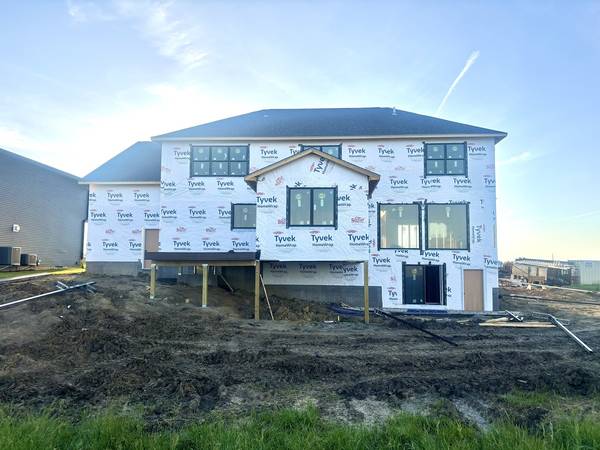 6382 Pelican ST, Bettendorf, IA 52722