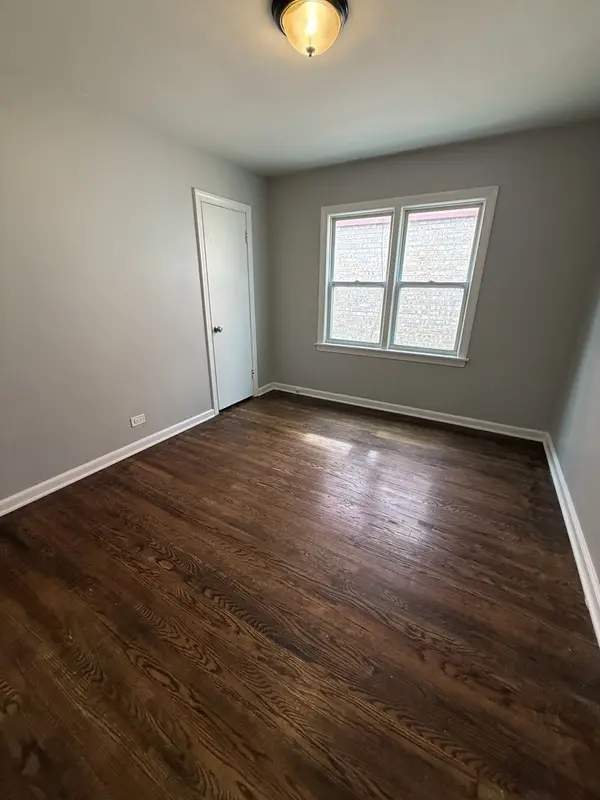 7952 S Trumbull AVE, Chicago, IL 60652