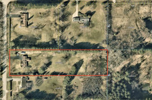 1270 Benson LN, Green Oaks, IL 60048