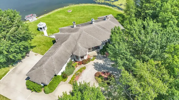 401 M County Road 2425 N, Mahomet, IL 61853