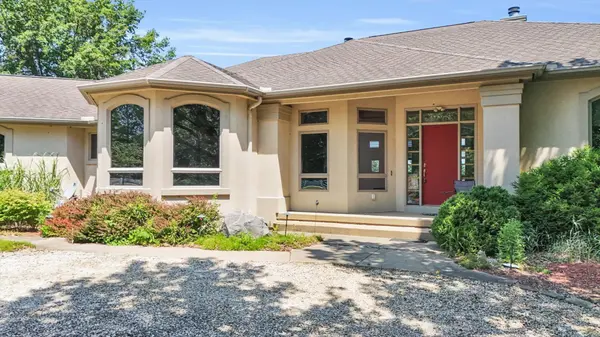 401 M County Road 2425 N, Mahomet, IL 61853