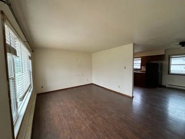 402 NE 2nd AVE, Galva, IL 61434
