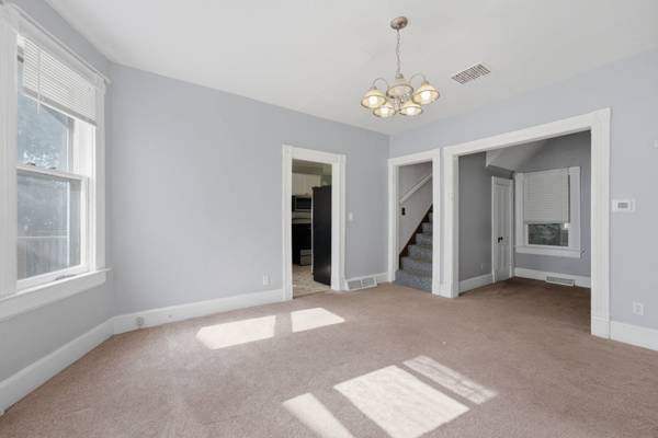 425 W 16th ST, Davenport, IA 52806