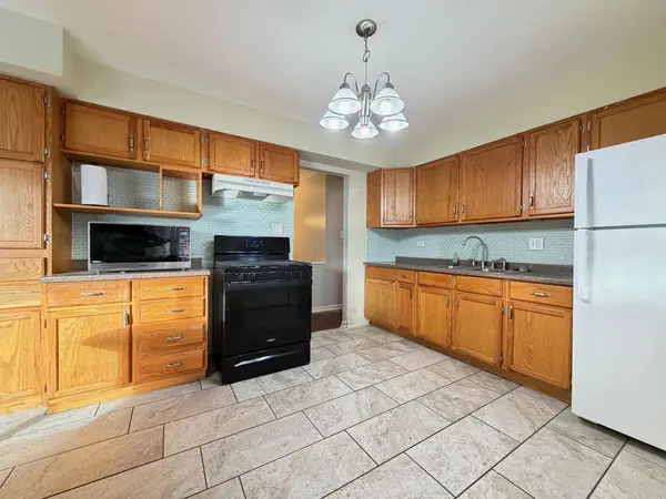 450 E MULBERRY CT, Glenwood, IL 60425