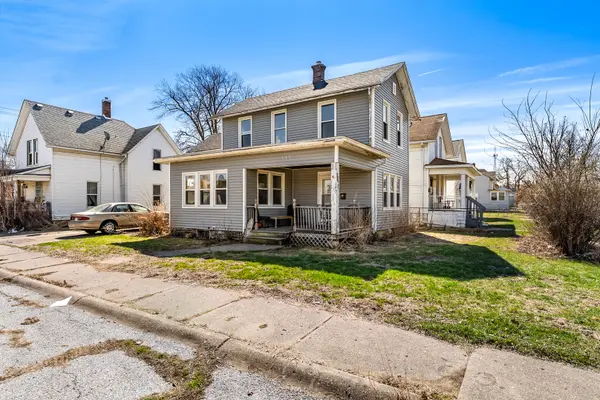 323 W 16th ST, Davenport, IA 52803