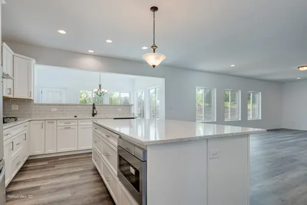 25864 W Ravine Woods DR, Channahon, IL 60410