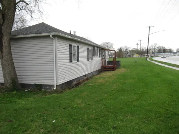 1 Charles DR, Rantoul, IL 61866